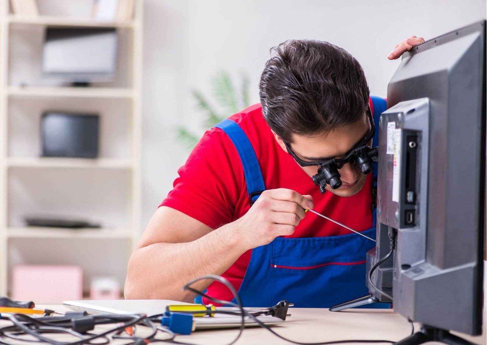 Mersin’de kombi servisi yapan teknisyen"